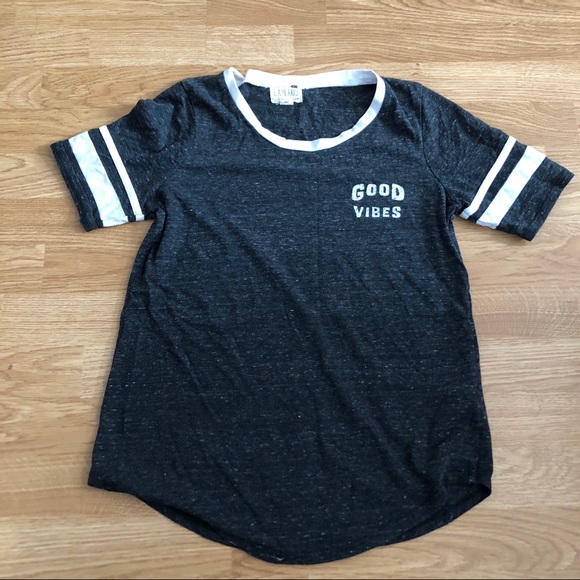 LA Hearts Good Vibes Graphic Tee - Picture 1 of 5